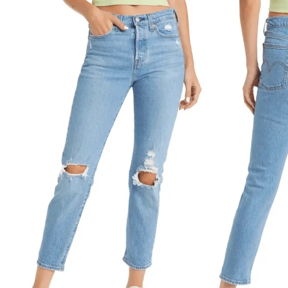 Levi’s wedgie skinny light wash denim size 30